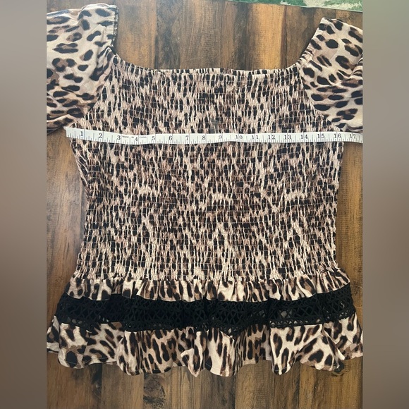 Venus Animal Print Off Shoulder Top with Elastic Bodice - NWOT - Size L - Picture 10 of 15